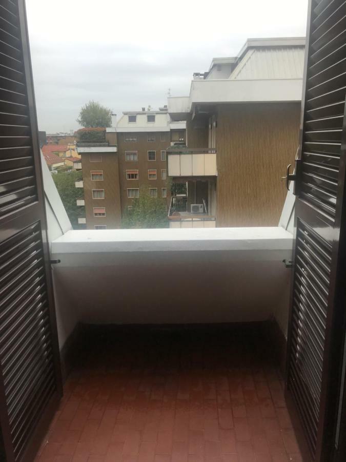 On The Top Floor Watching Citylife And Mico Milão Exterior foto